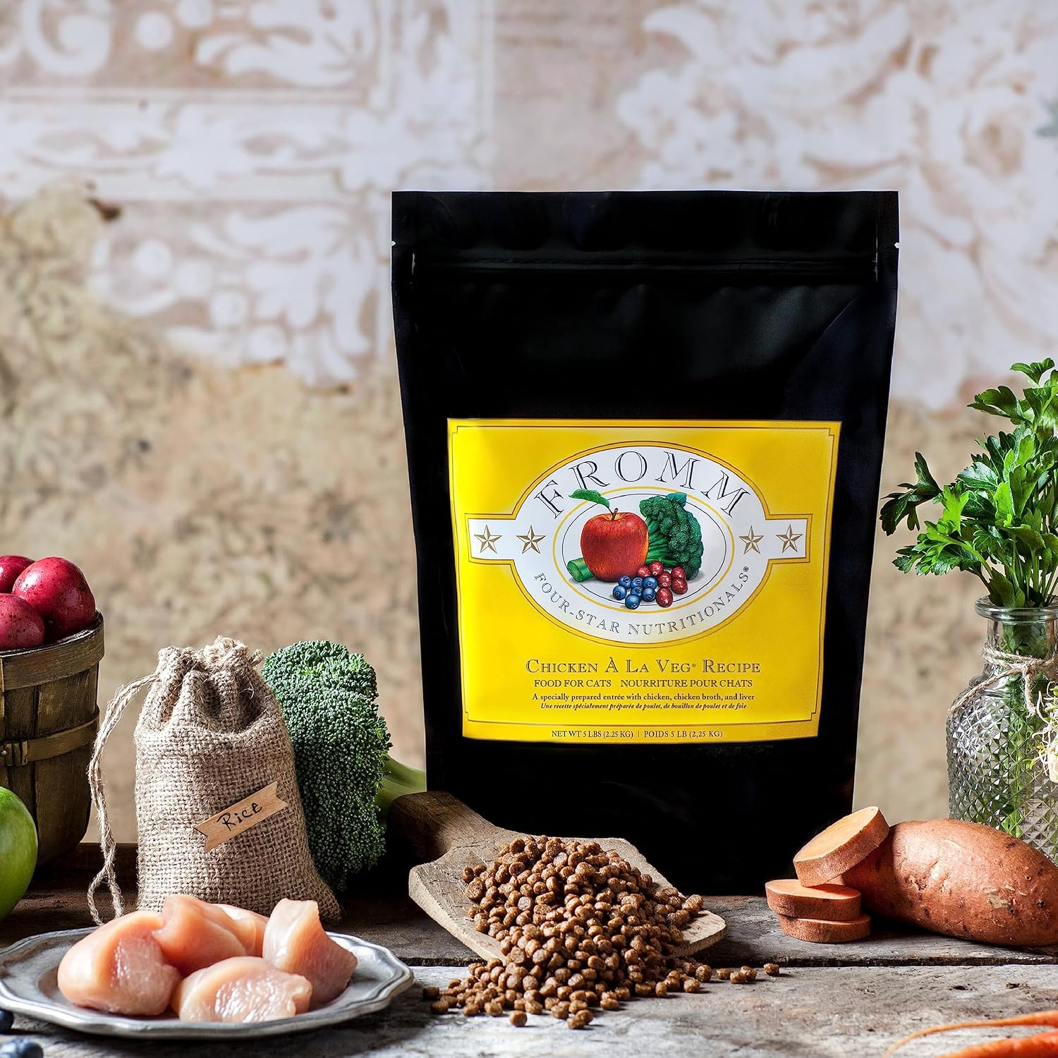 Nutritionals Chicken A La Veg Cat Food - Premium Dry Cat Food - Chicken Recipe - 4 lb