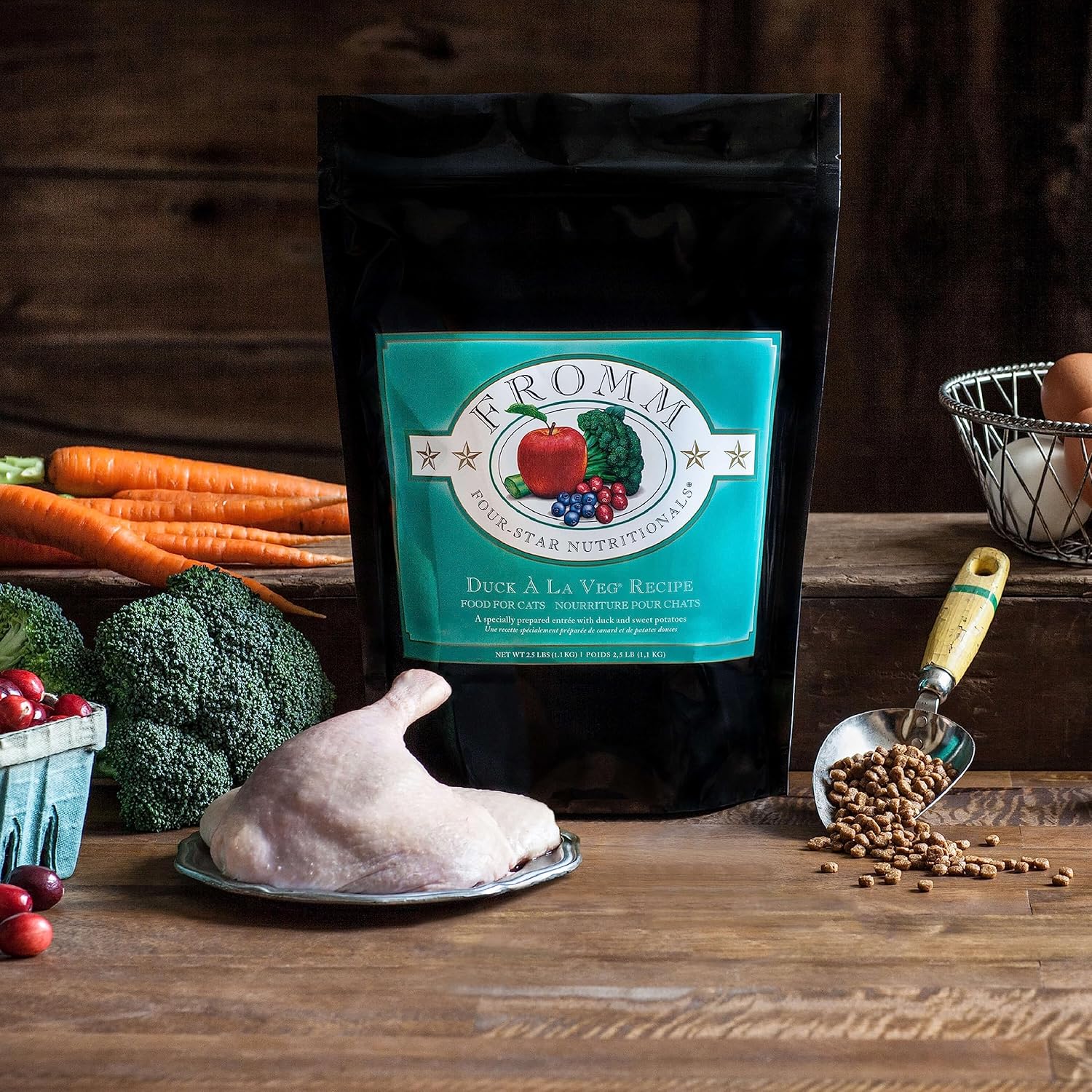 Nutritionals Duck A La Veg Cat Food - Premium Dry Cat Food - Duck Recipe - 4 lb