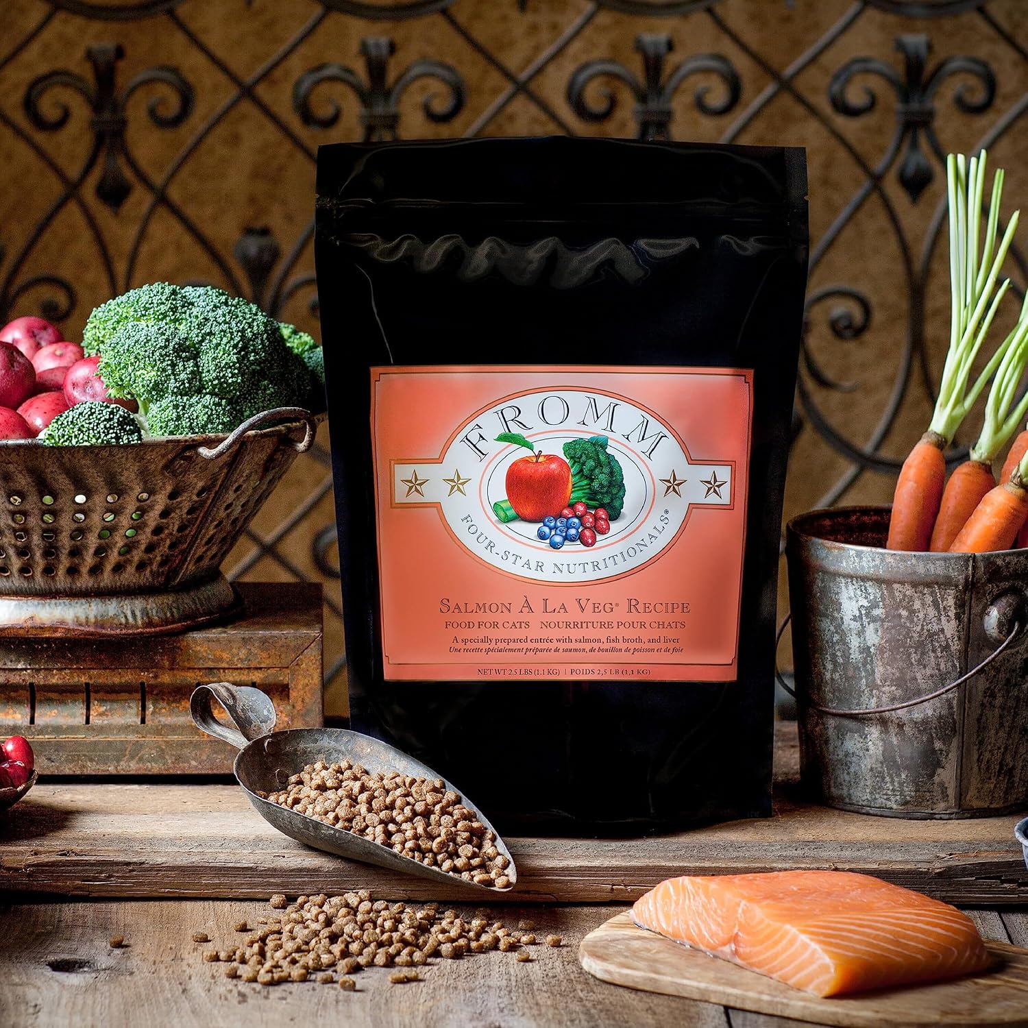 Nutritionals Salmon A La Veg Cat Food - Premium Dry Cat Food - Salmon Recipe - 4 lb